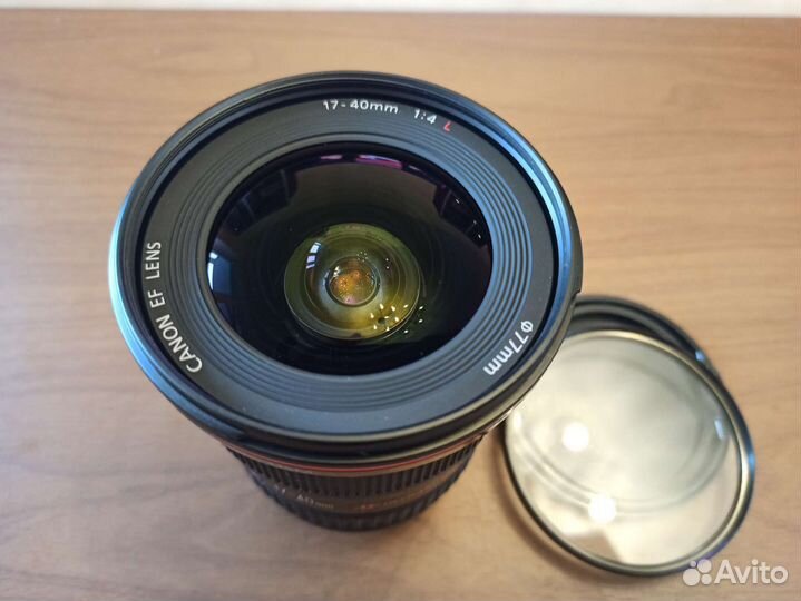 Объектив Canon EF 17-40mm f/4L USM