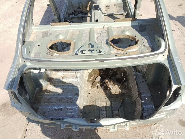 Задняя панель кузова Renault Symbol седан 1.4