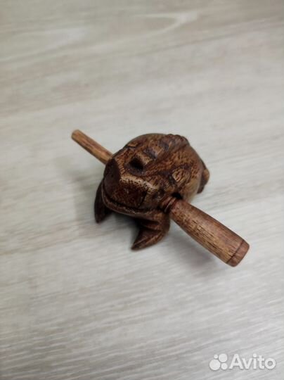 Лягушка деревянная