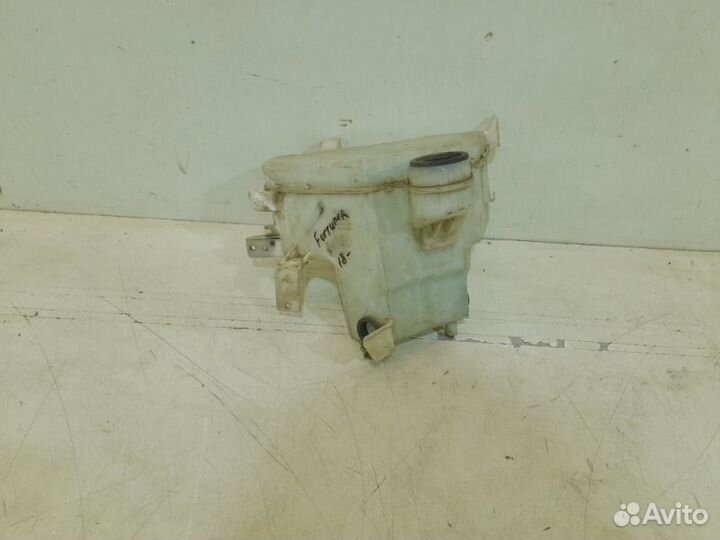 Бачок омывателя Toyota Fortuner 2 2015-2023