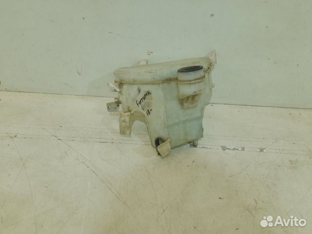 Бачок омывателя Toyota Fortuner 2 2015-2023