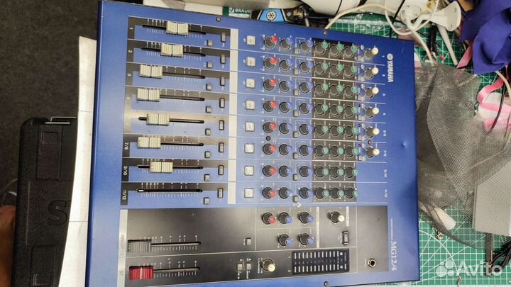 Микшерный пульт Yamaha mg12/4