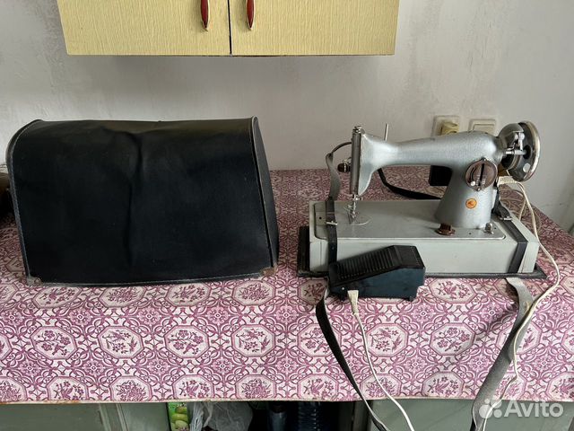 Швейная машина Подольск 2M1