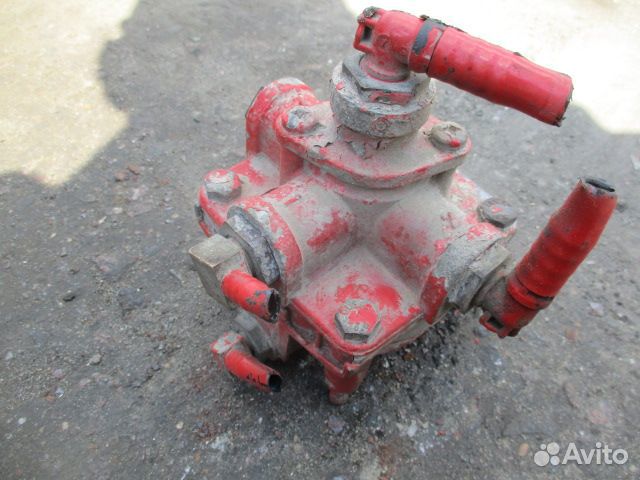 Ускорительный клапан Mercedes-Benz A0044299444