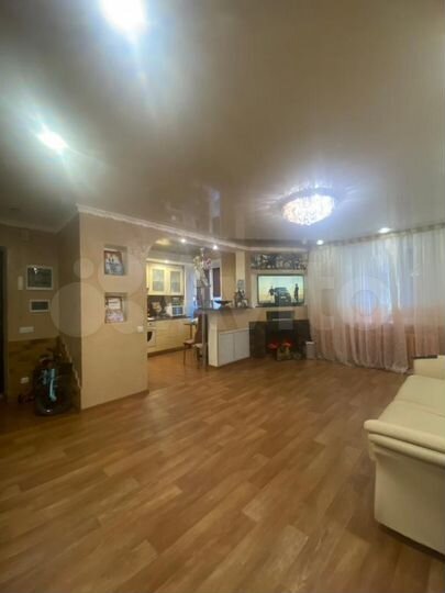 3-к. квартира, 65 м², 1/9 эт.