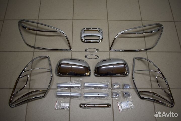 Toyota Rav-4 (2006-2008 г.) накладки