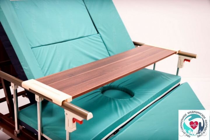 Механическая медицинская кровать широкая, туалет