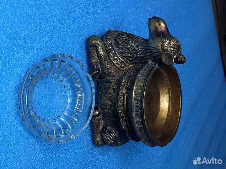 Пепельница в форме верблюда