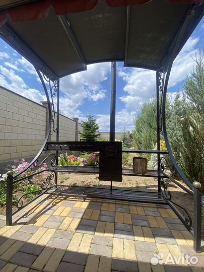 Кованый мангал с крышей