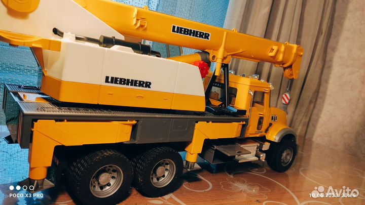 Bruder кран Mack