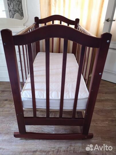 Кроватка с матрасом