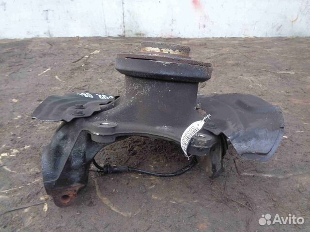 Кулак поворотный правый BMW 3-Series E92