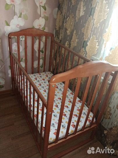 Детская кровать б/у с матрасом бу