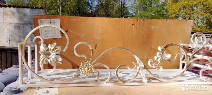 Цветочница кованая