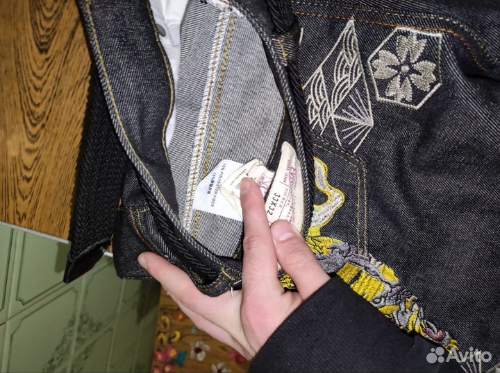 Джинсы evisu