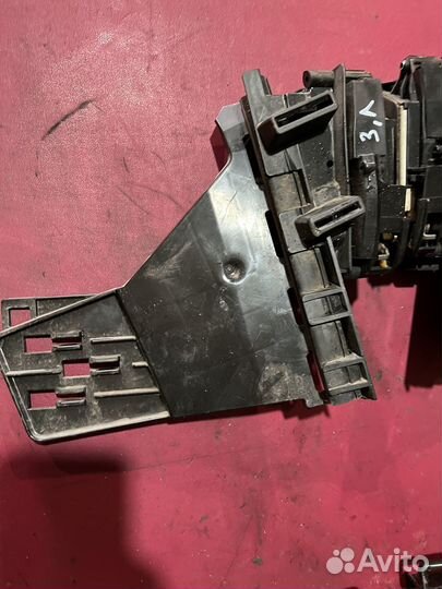 Замок двери Ford Fiesta mk6