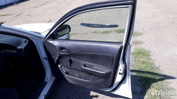 Дверь правая передняя nissan ad y11