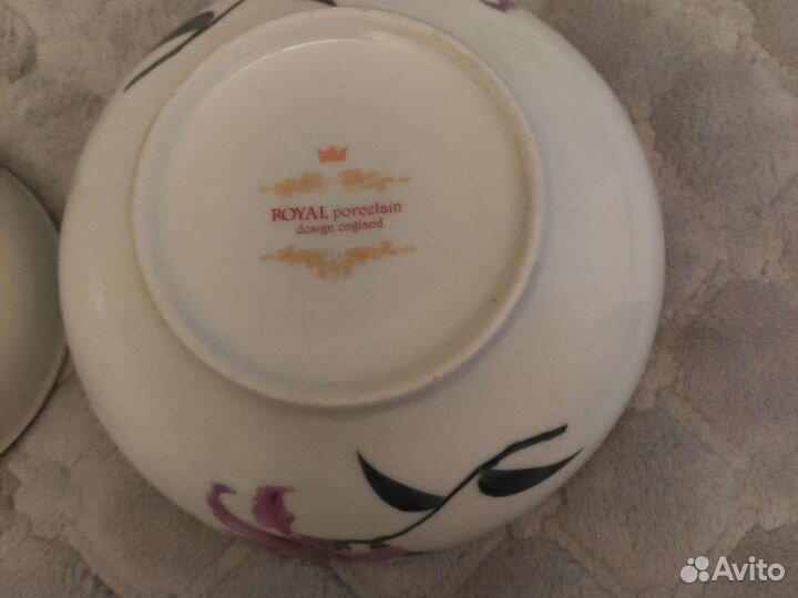 Салатники из фарфора с крышкой