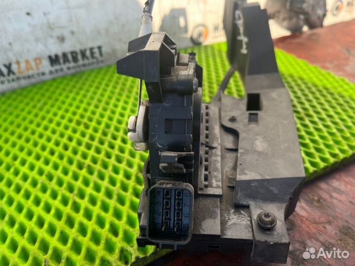 Замок двери передний левый Ford Focus 1 европа