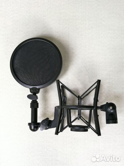 Микрофон Rode NT1-A (произведен до 2010 года)