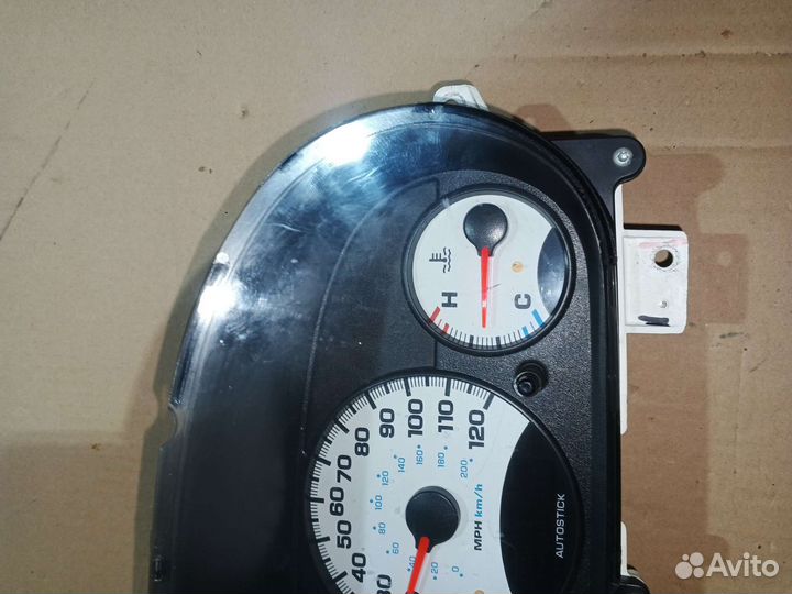 Панель приборов Dodge Stratus 2002г 2,7л