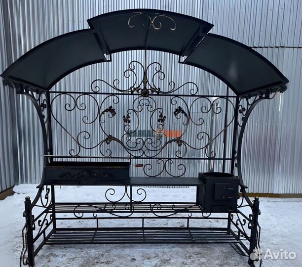 Мангал с крышей