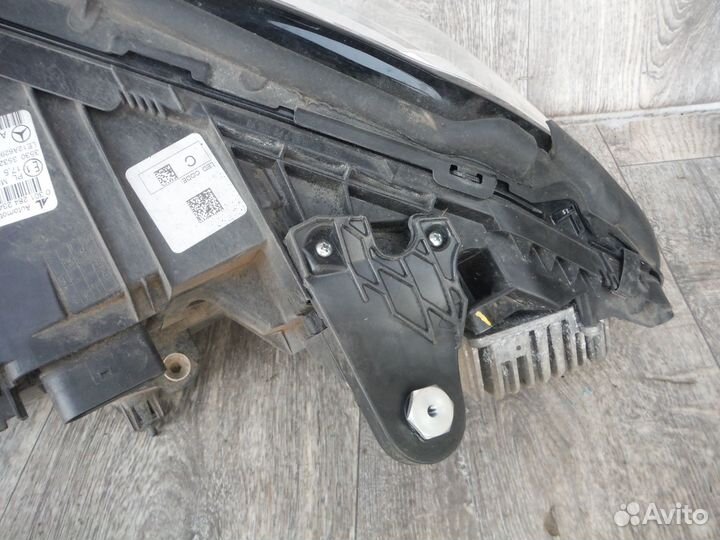 Фара правая №99 Mercedes C W205 2017