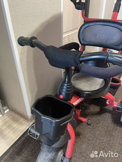 Детский велосипед с ручкой