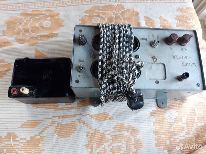 Электро-щиток, вольтметр