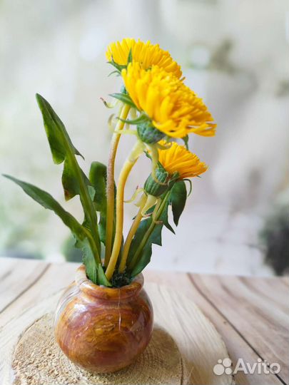 Цветы одуванчики из холодного фарфора в ониксе