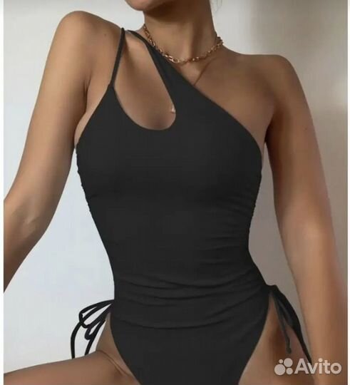 Купальник слитный черный на одно плече