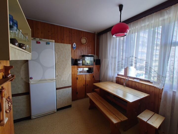 2-к. квартира, 60 м², 8/17 эт.