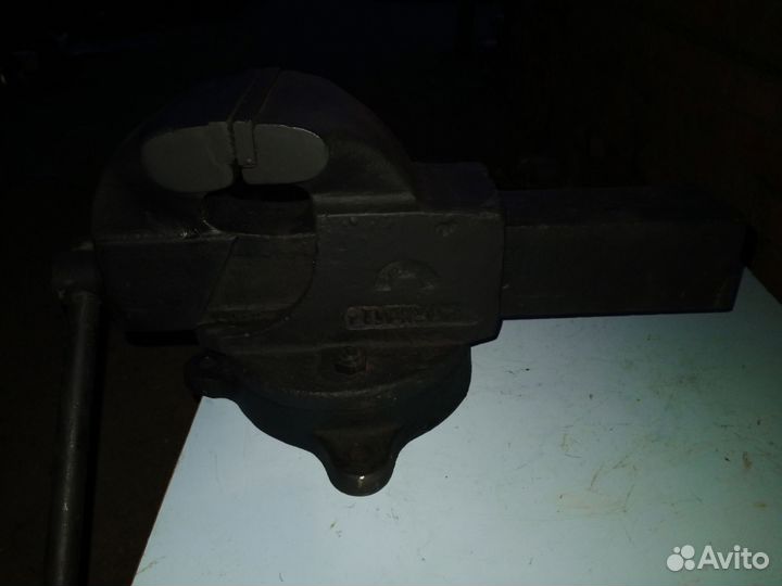 Тиски слесарные СССР 14 см, 12 см