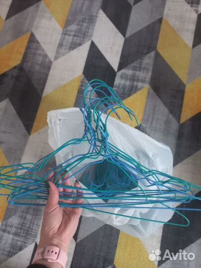 Вешалки плечики