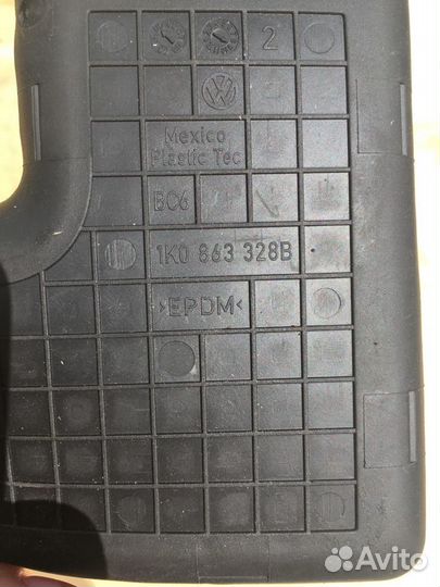 Коврик бардачка VW Jetta 5