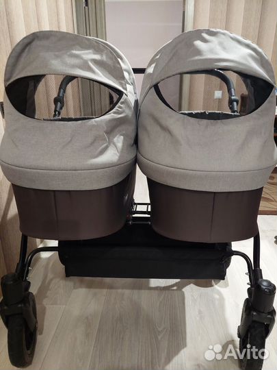 Коляска для двойни/ погодок