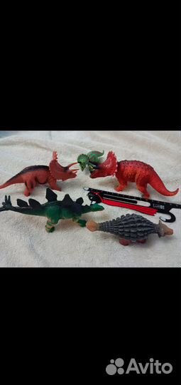 Игрушки динозавры. цена все