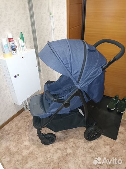 Продается прогулочная коляска