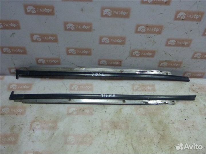 Молдинг лобового стекла Nissan Primera P10 GA16DE