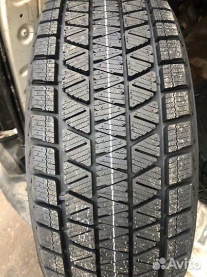 Bridgestone Blizzak DM-V3 235/55 R19 105T