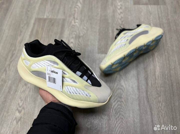 Кроссовки Adidas Yeezy 700 v3 Azael (36-45)