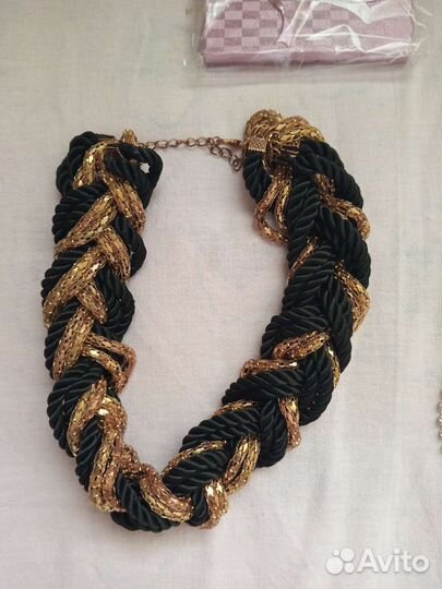 Чокер, ожерелье