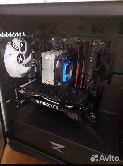 Игровой компьютер с монитором