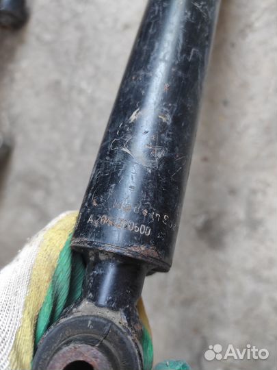 Амортизатор задний Mercedes-Benz C-Class W204