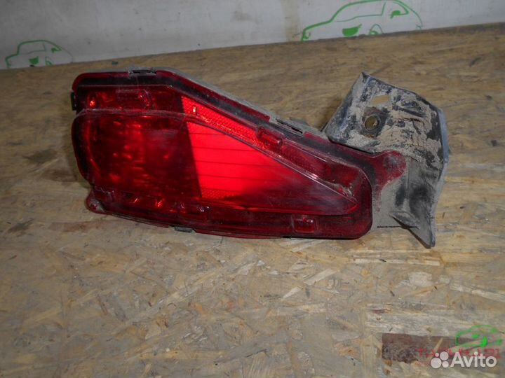 Противотуманный фонарь правый Toyota Fortuner 2