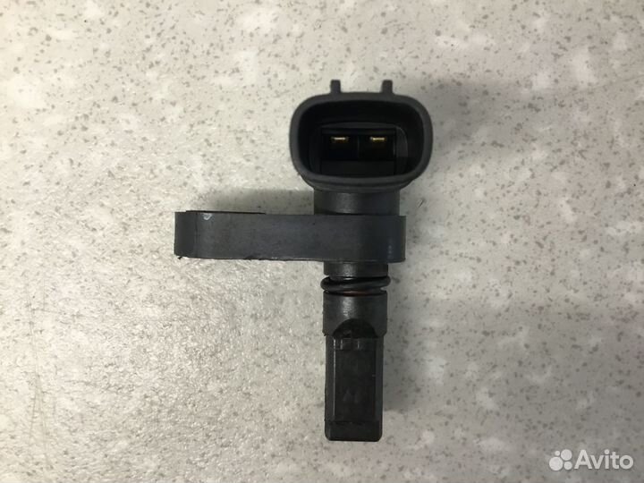 Датчик ABS передний правый Toyota Land Cruiser (12