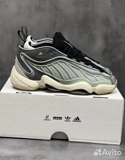 Кроссовки adidas fyw