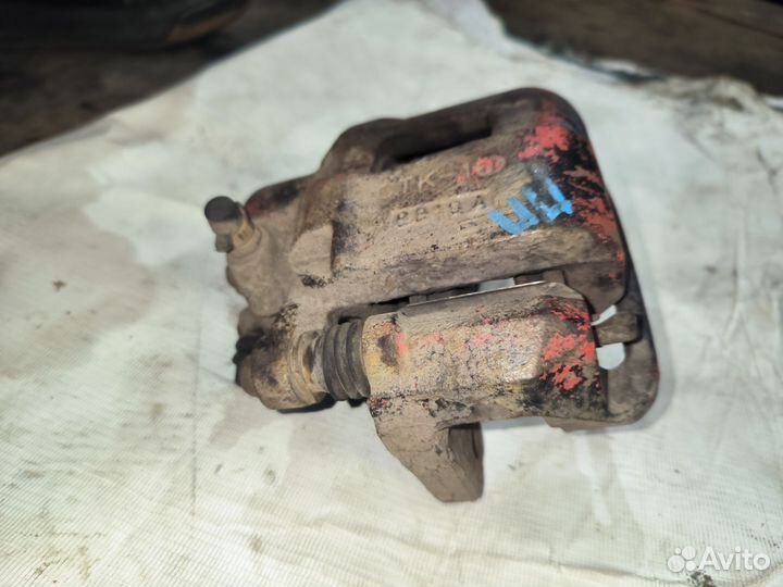 Передний правый суппорт Chevrolet Lacetti