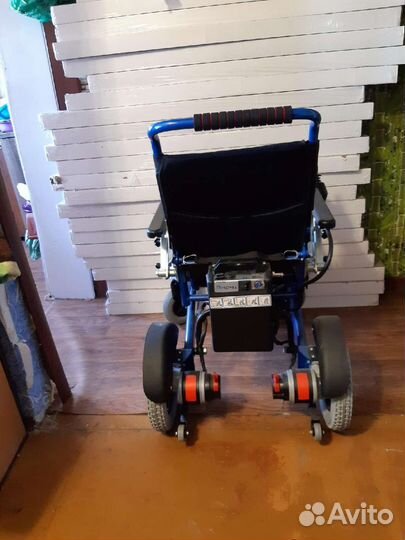 Инвалидная коляска с электроприводом