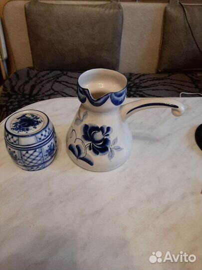 Посуда из гжели